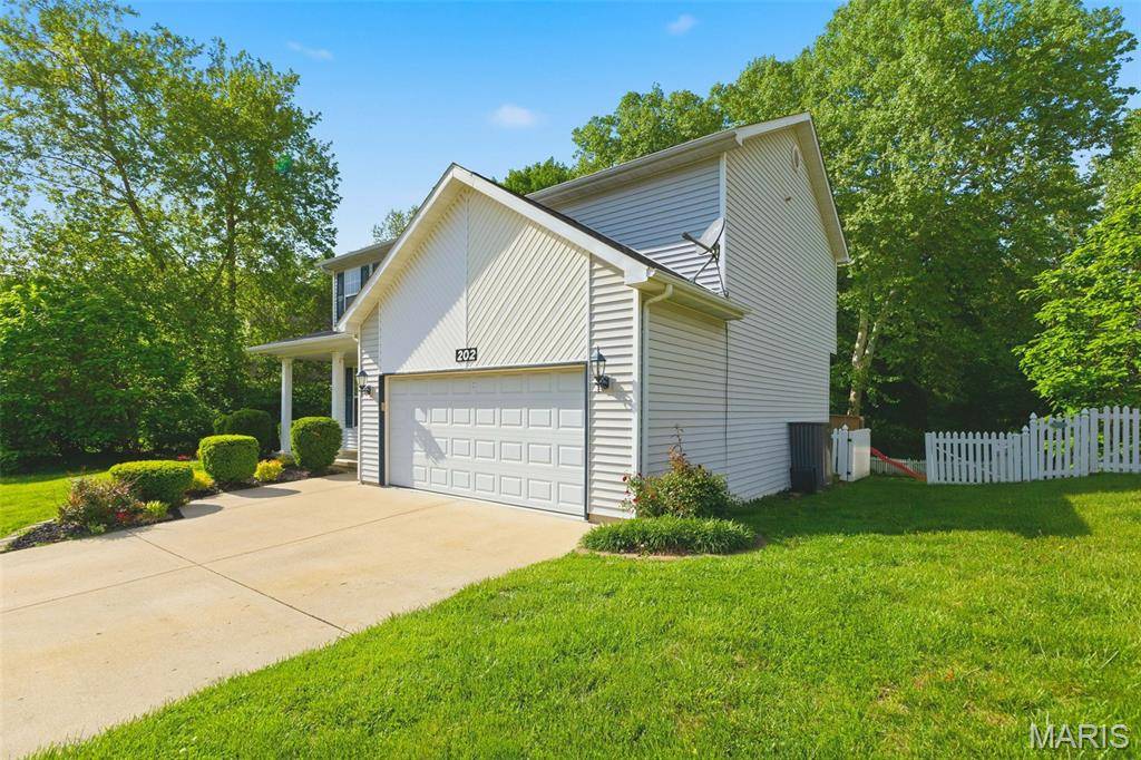 202 Keeneland CT, Collinsville, IL 62234