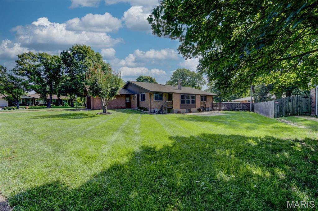 13248 Hobnail DR, Unincorporated, MO 63146