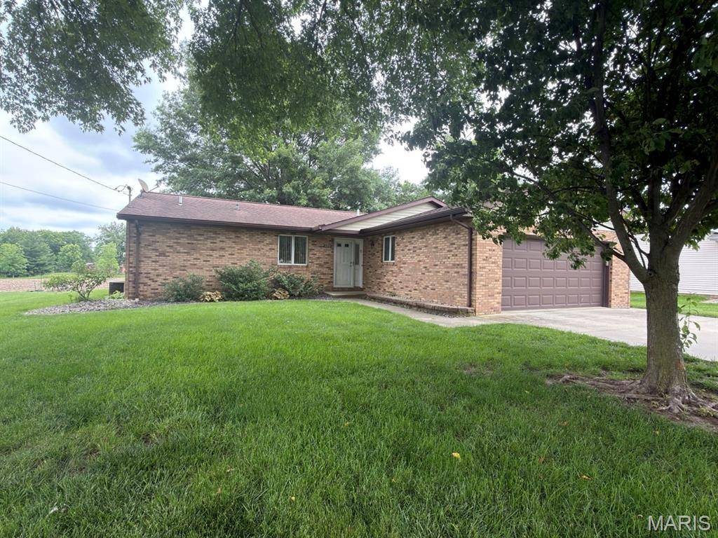 499 S Cleveland ST, Aviston, IL 62216