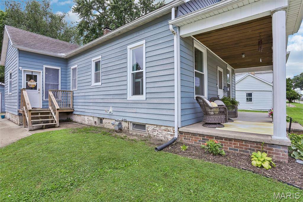 402 E Ryder ST, Litchfield, IL 62056
