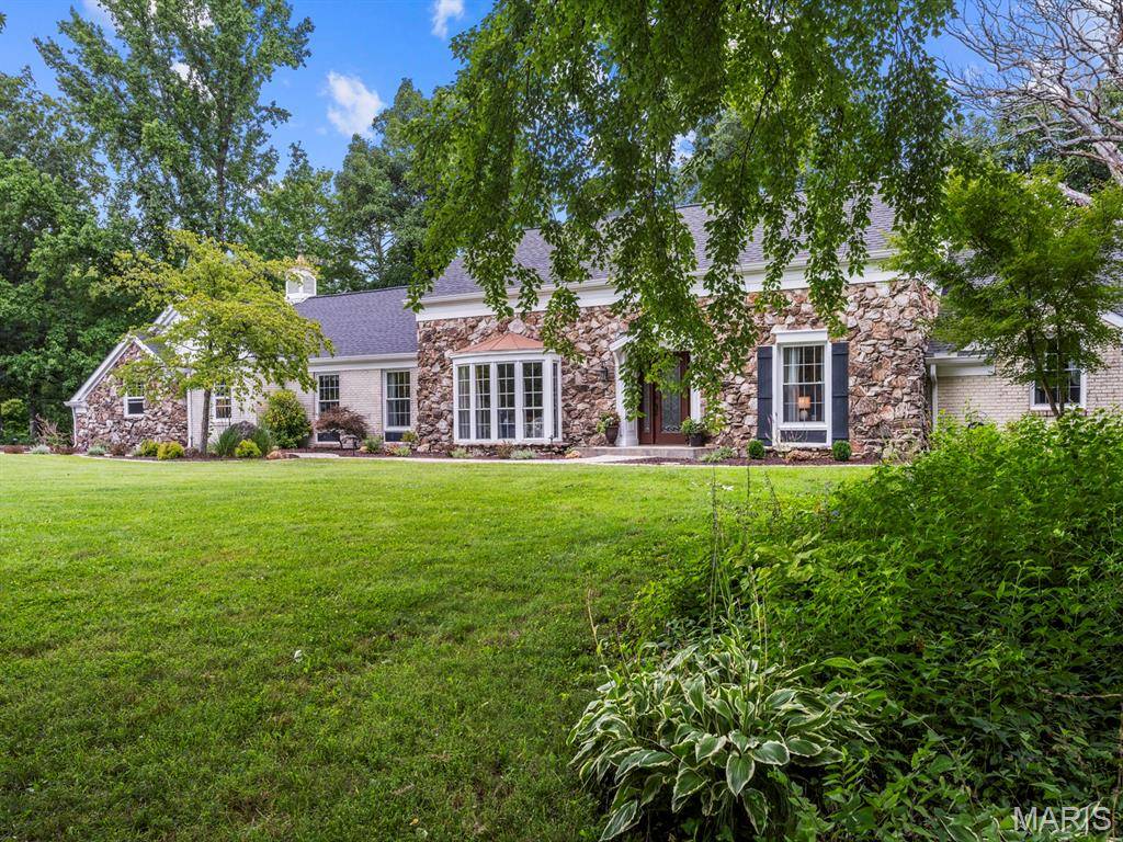 4601 Kimberly Lake LN, Swansea, IL 62226