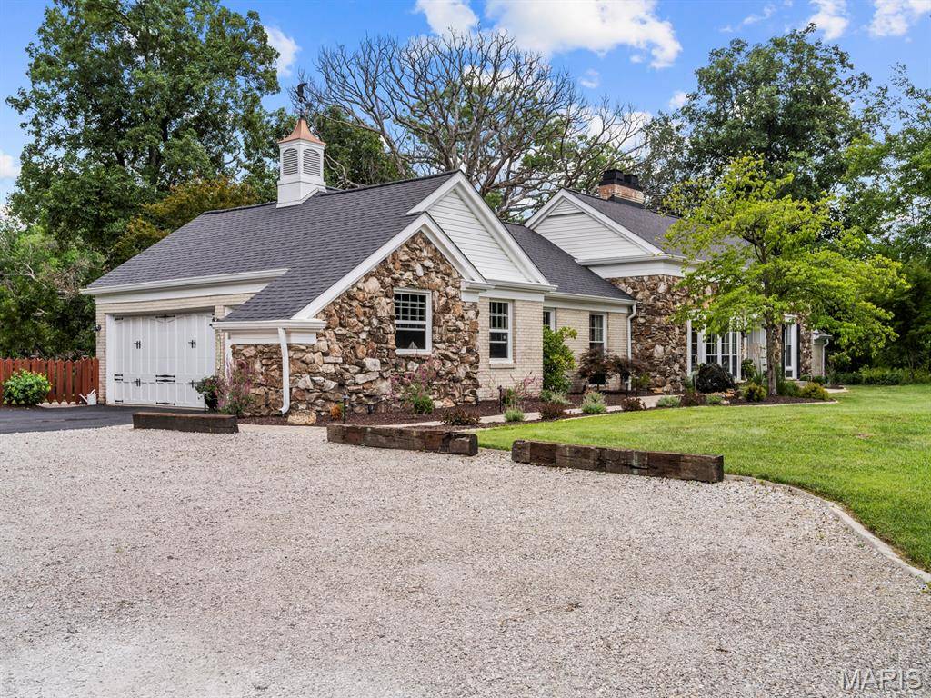 4601 Kimberly Lake LN, Swansea, IL 62226
