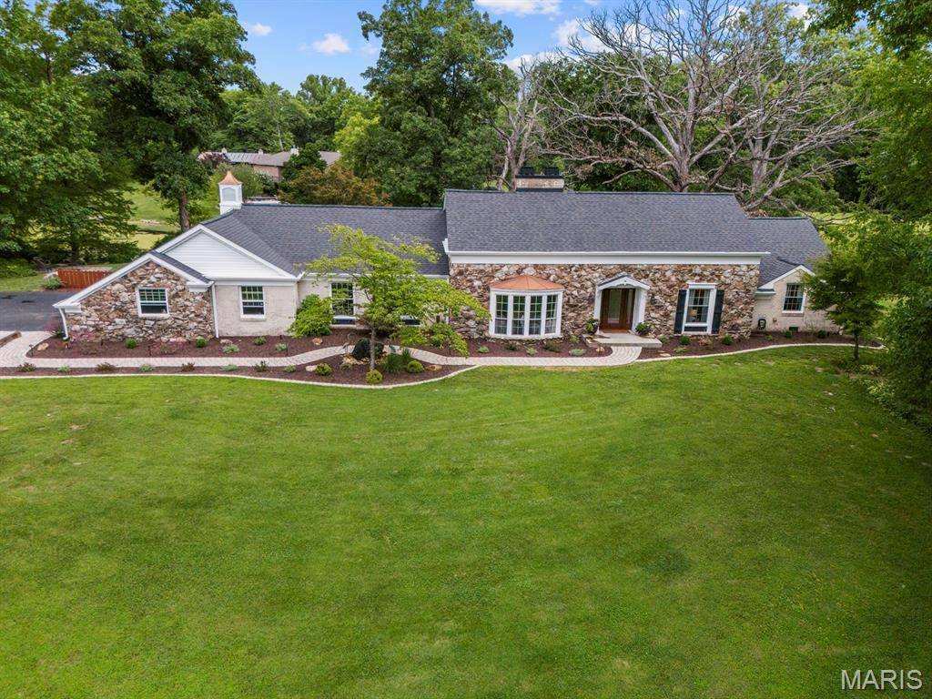 4601 Kimberly Lake LN, Swansea, IL 62226