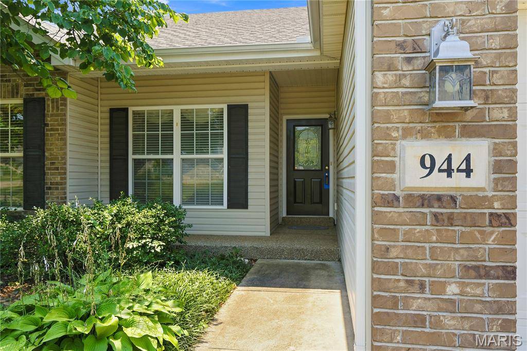 944 Daffodil Ridge DR, O'fallon, MO 63366