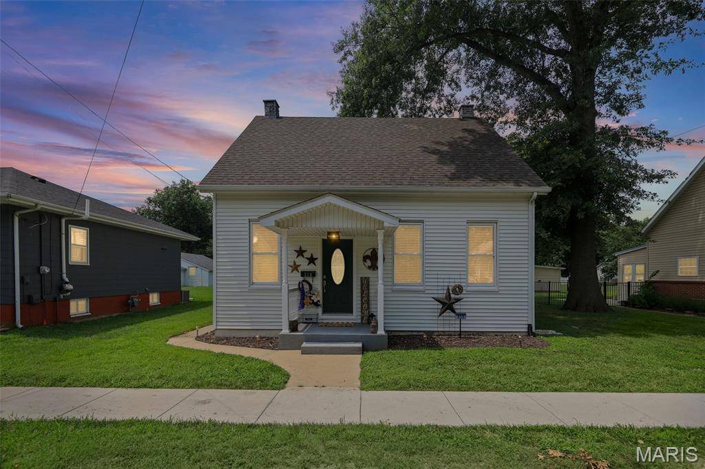 313 N John ST, Mascoutah, IL 62258