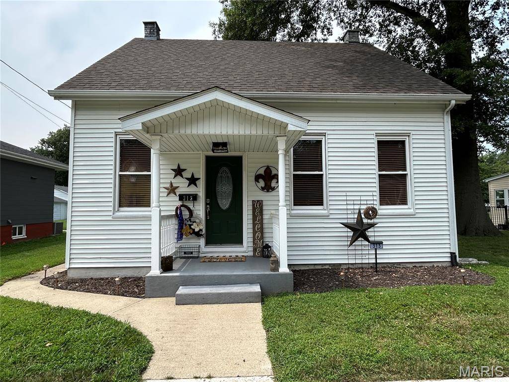 313 N John ST, Mascoutah, IL 62258