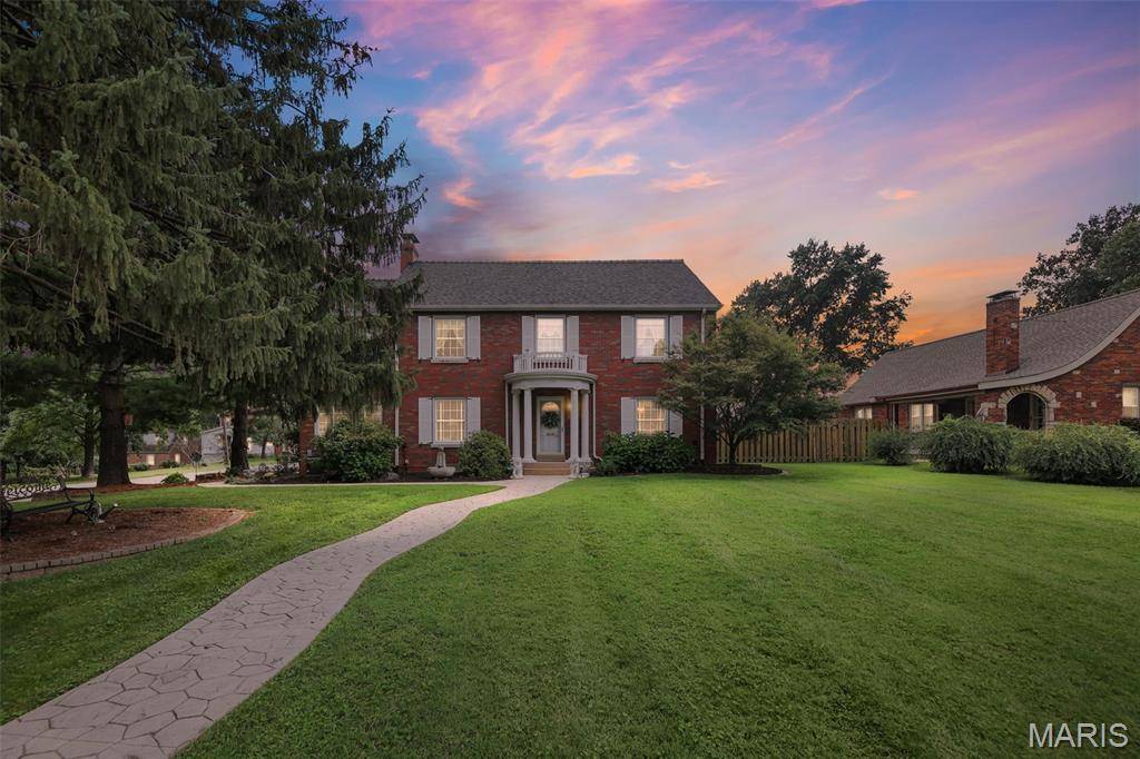 1201 McKinley BLVD, Godfrey, IL 62002