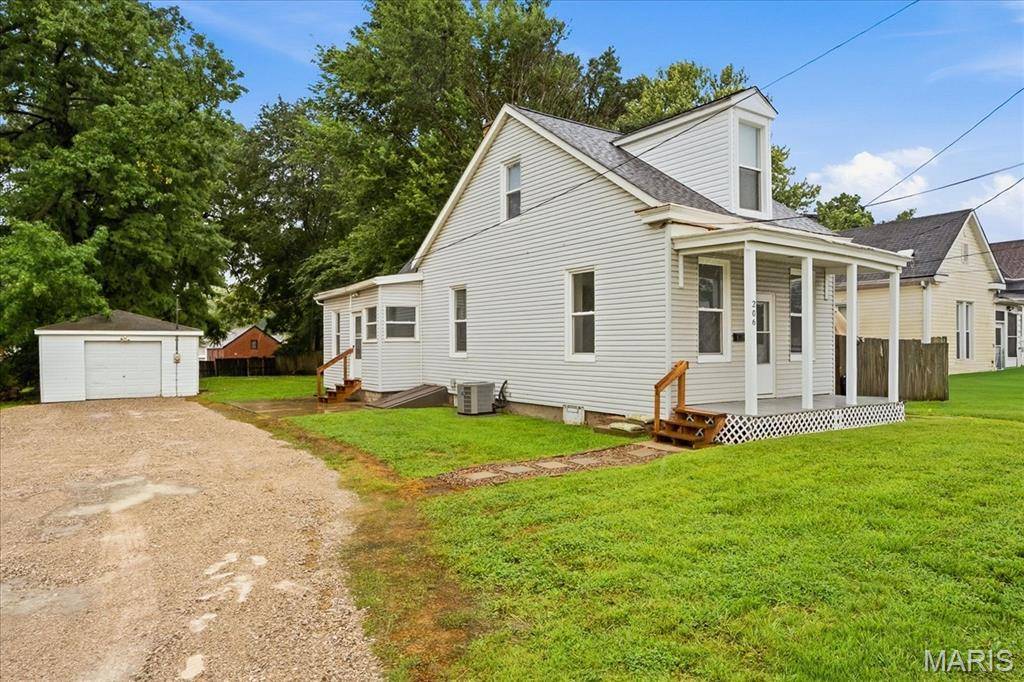 206 S 20th ST, Belleville, IL 62226