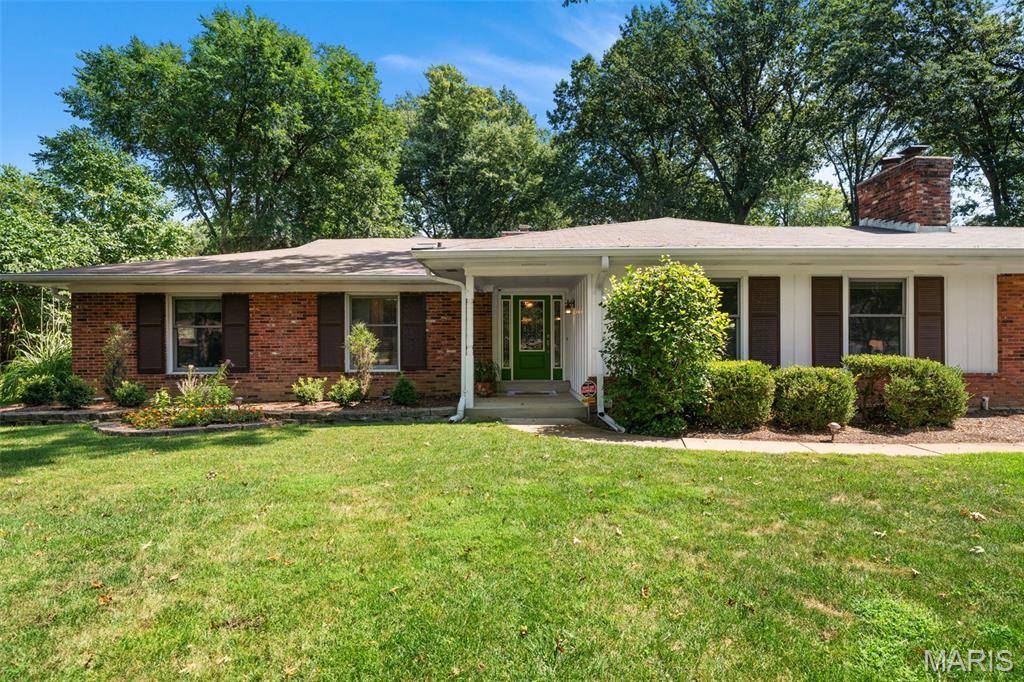 1304 Wilton LN, Kirkwood, MO 63122