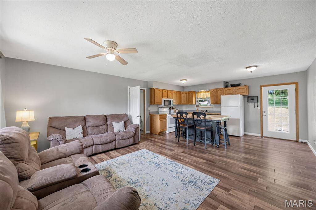 11354 W State Highway 8, Potosi, MO 63664