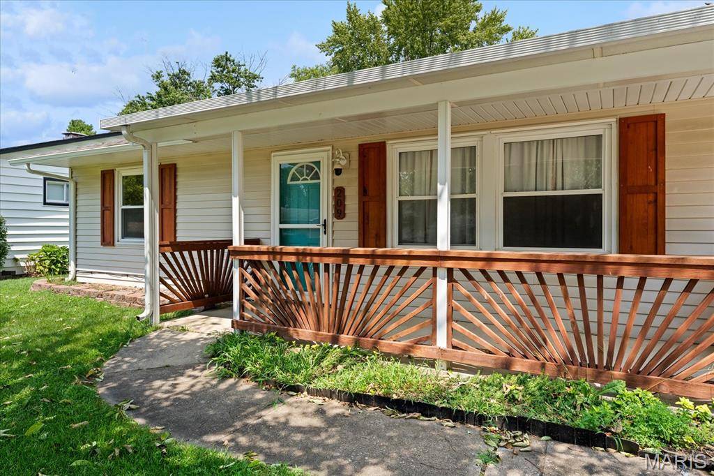 209 Pleasant Ridge RD, Fairview Heights, IL 62208