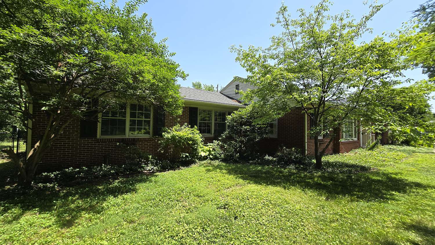 4 Lilac LN, Centralia, IL 62801