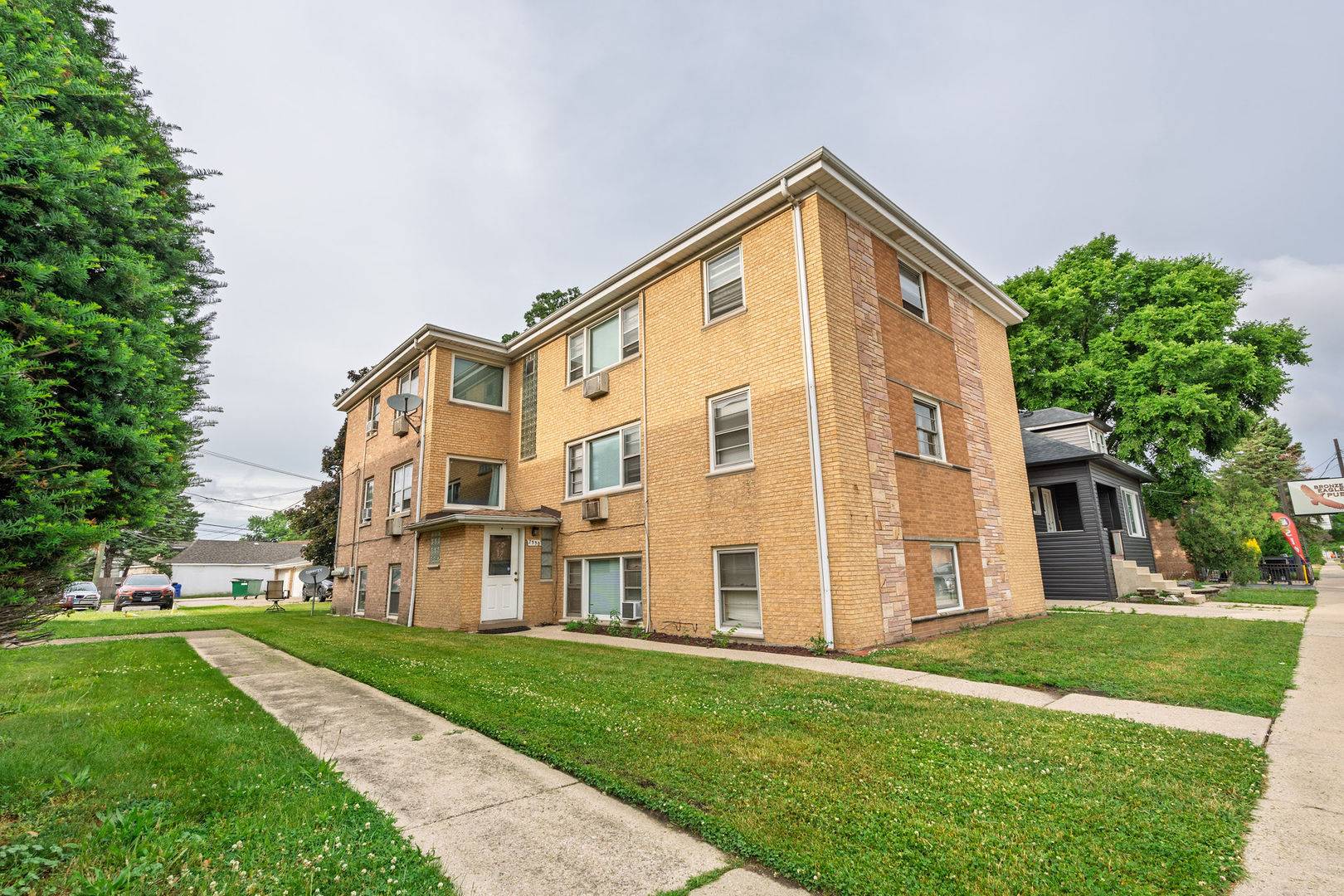 7330 39th ST #3, Lyons, IL 60534