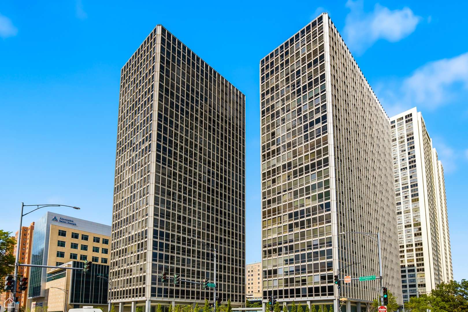 340 W DIVERSEY Pkwy #2817, Chicago, IL 60657