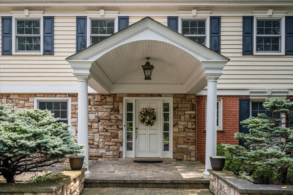 455 Rockefeller RD, Lake Forest, IL 60045