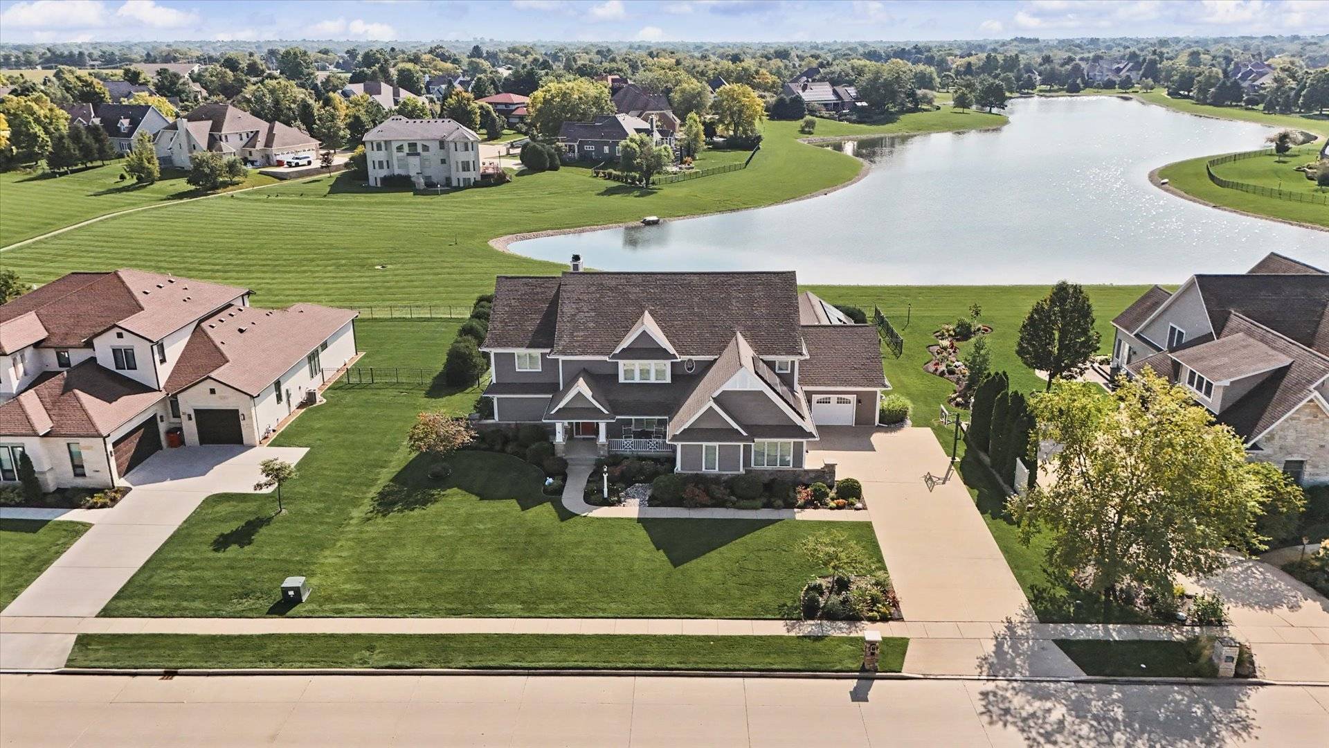1706 Mullikin DR, Champaign, IL 61822
