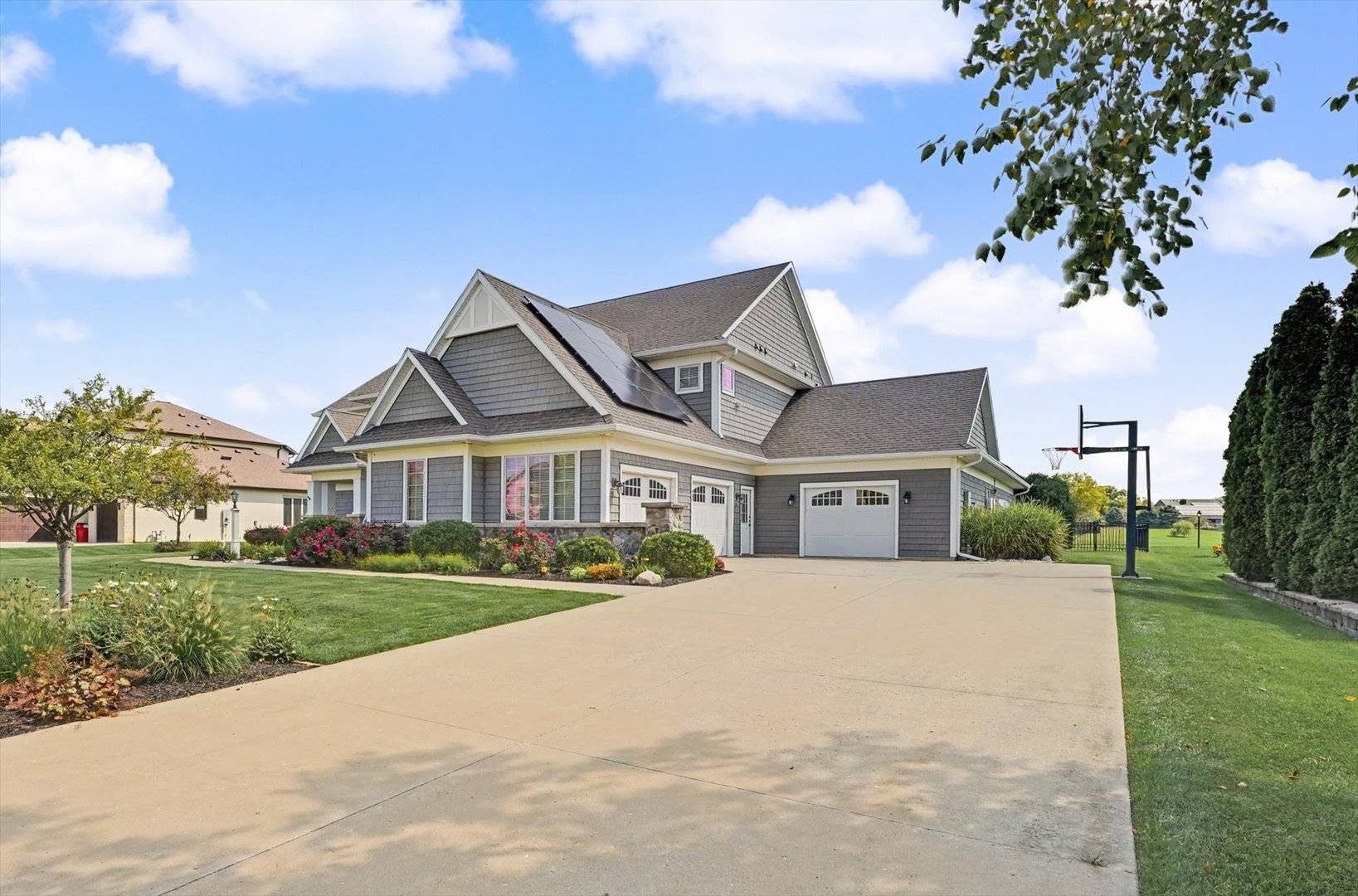 1706 Mullikin DR, Champaign, IL 61822