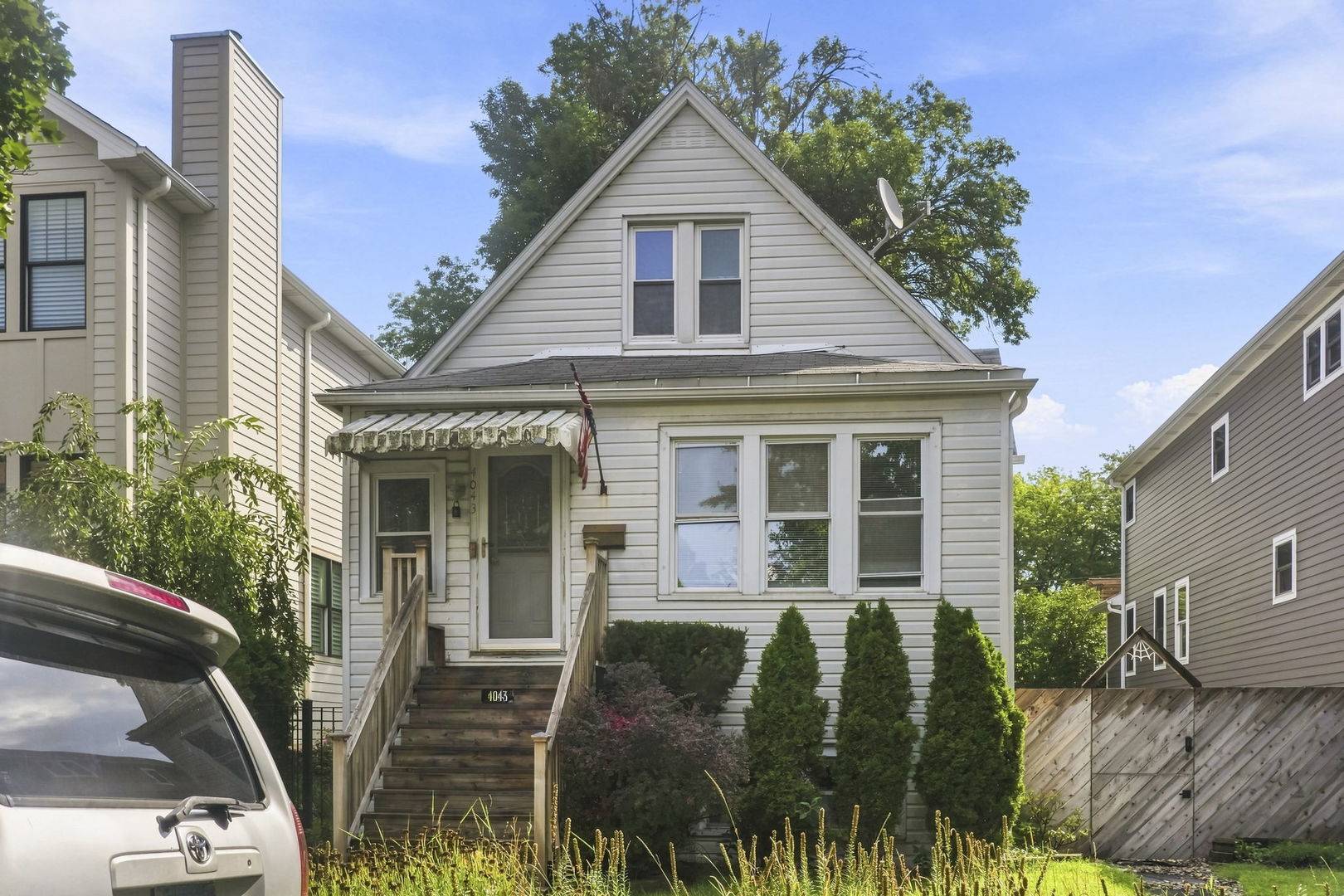 4043 N ALBANY AVE, Chicago, IL 60618