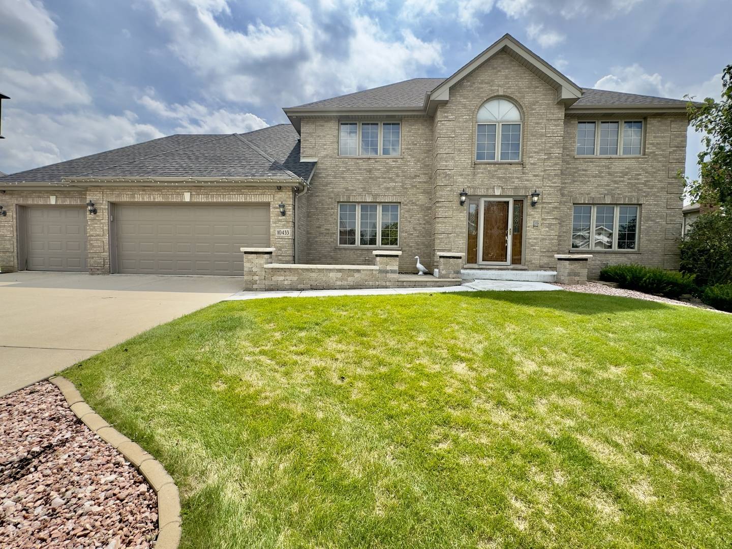 10433 Amber LN, Orland Park, IL 60467