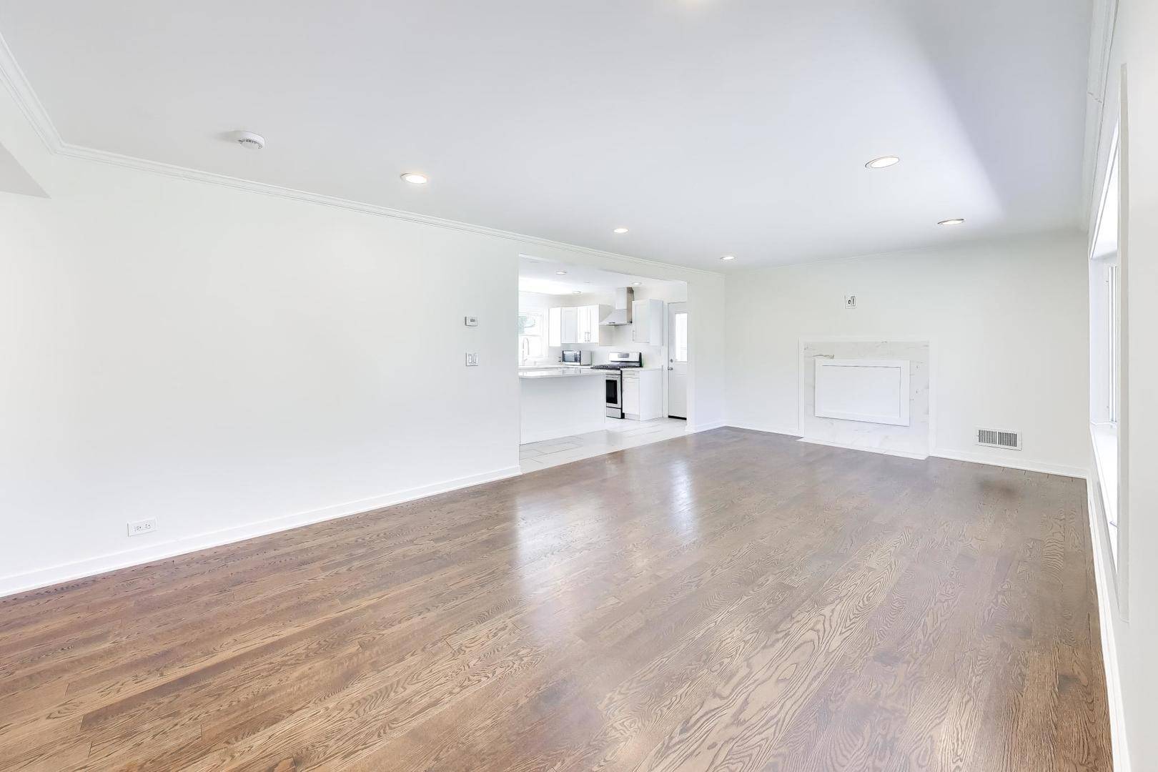 1731 George CT, Glenview, IL 60025