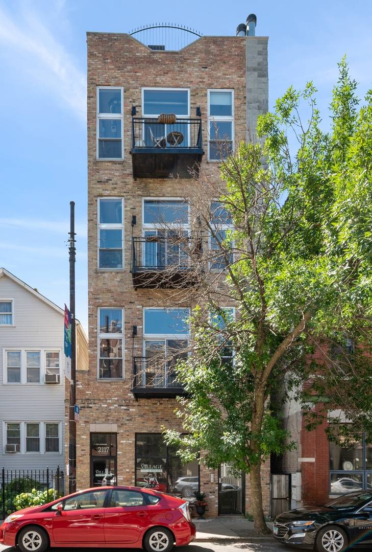 2117 W Belmont AVE #2, Chicago, IL 60618