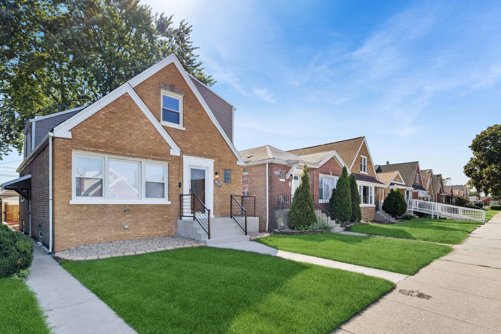 8019 S Francisco AVE, Chicago, IL 60652