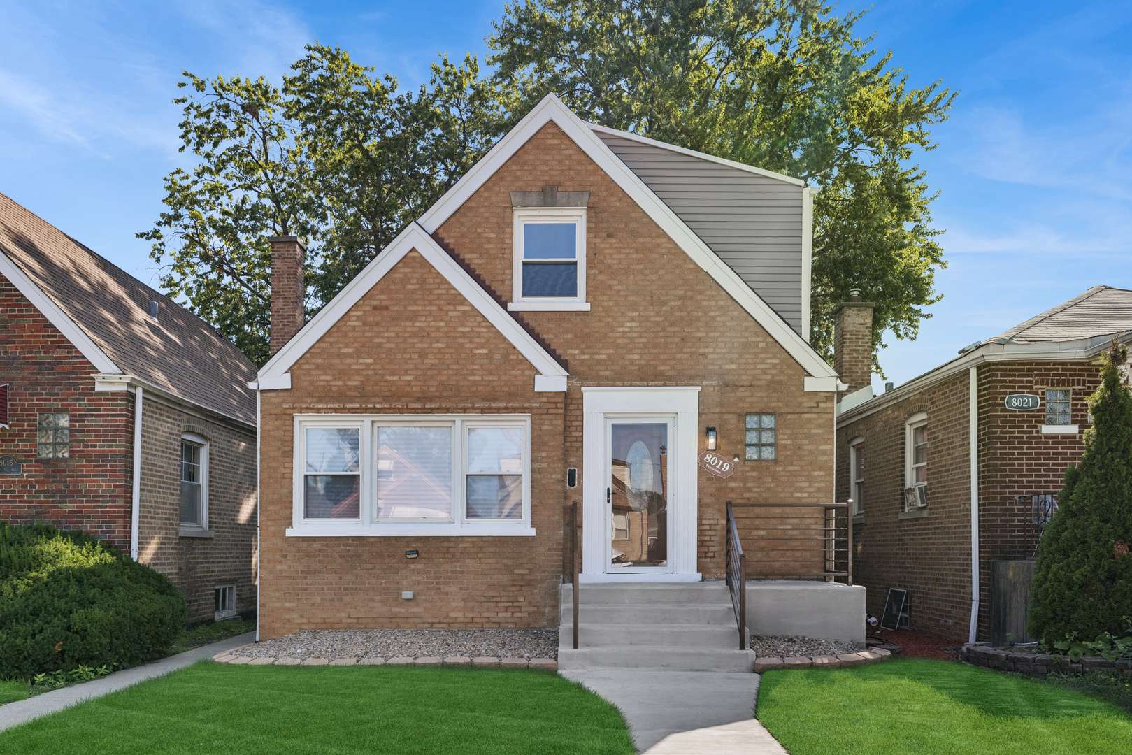 8019 S Francisco AVE, Chicago, IL 60652