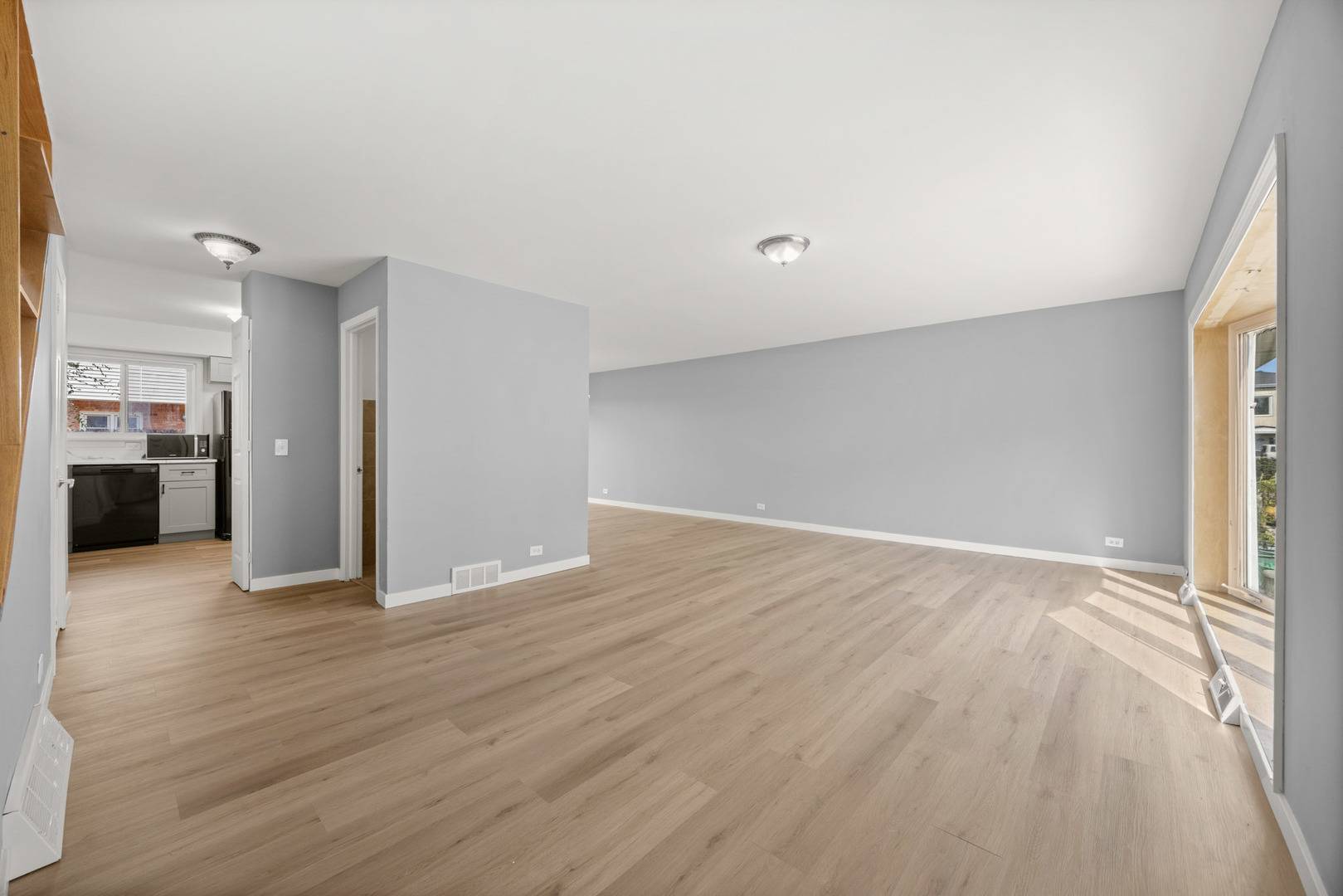 8812 Dee RD #A, Des Plaines, IL 60016
