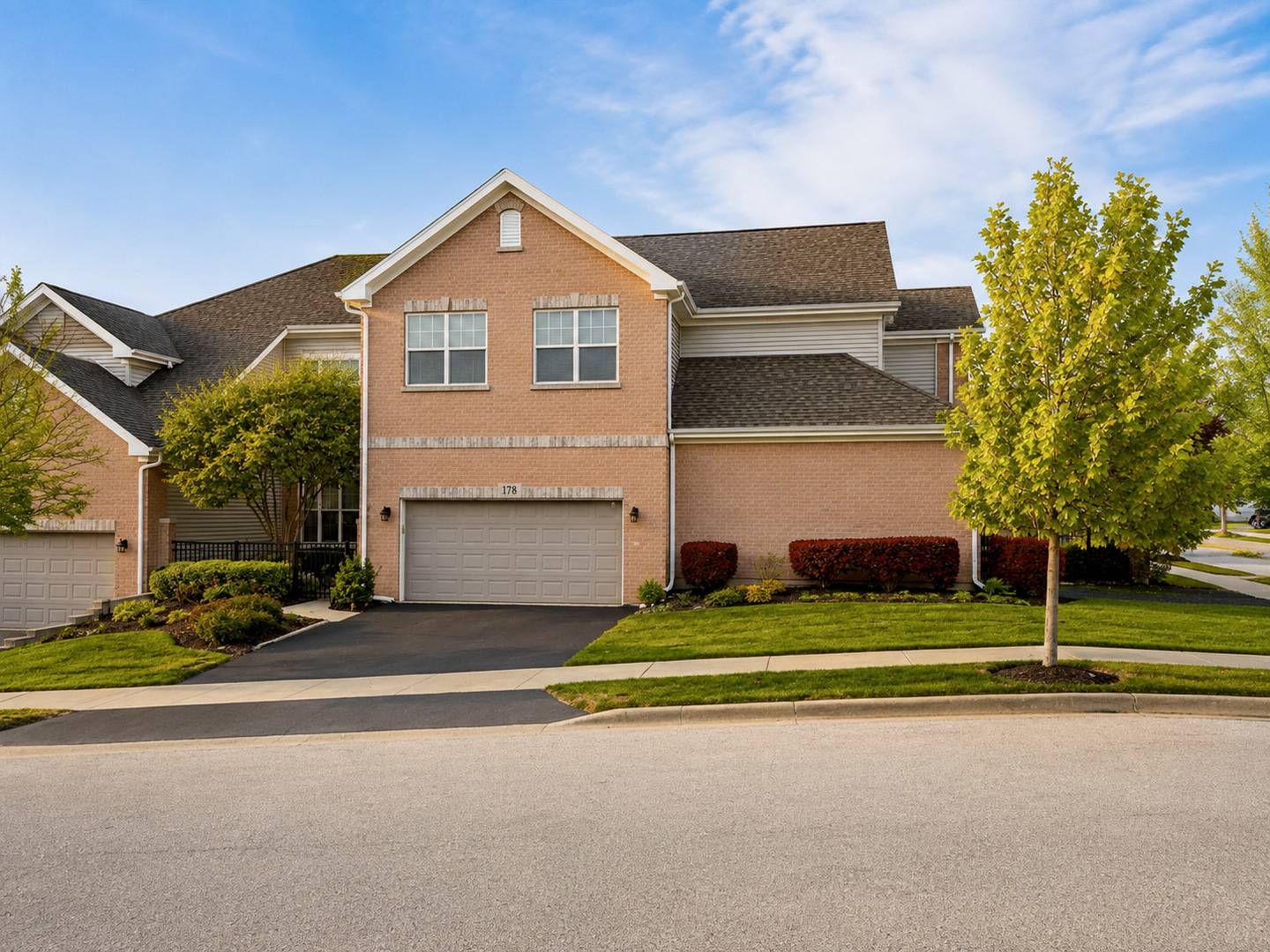 178 Partridge LN, Bartlett, IL 60103
