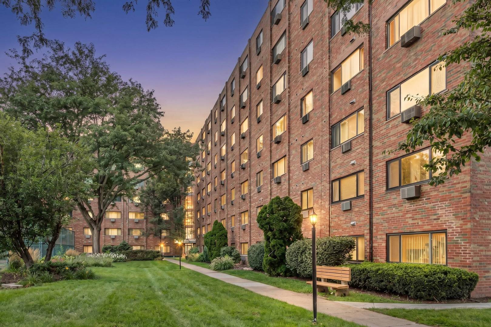 5358 N Cumberland AVE #421, Chicago, IL 60656