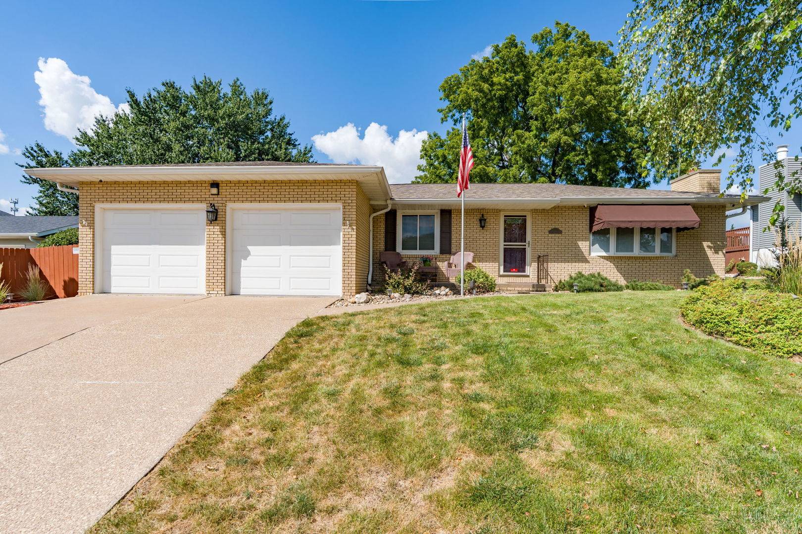2226 E 33RD ST, Davenport, IA 52807