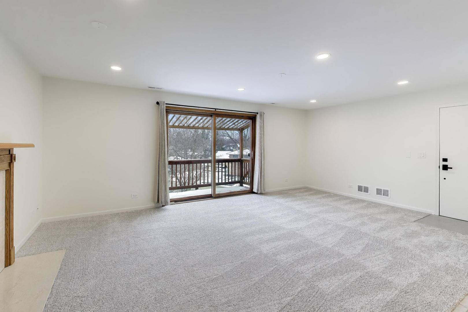 1209 E Davis ST E #3, Arlington Heights, IL 60005