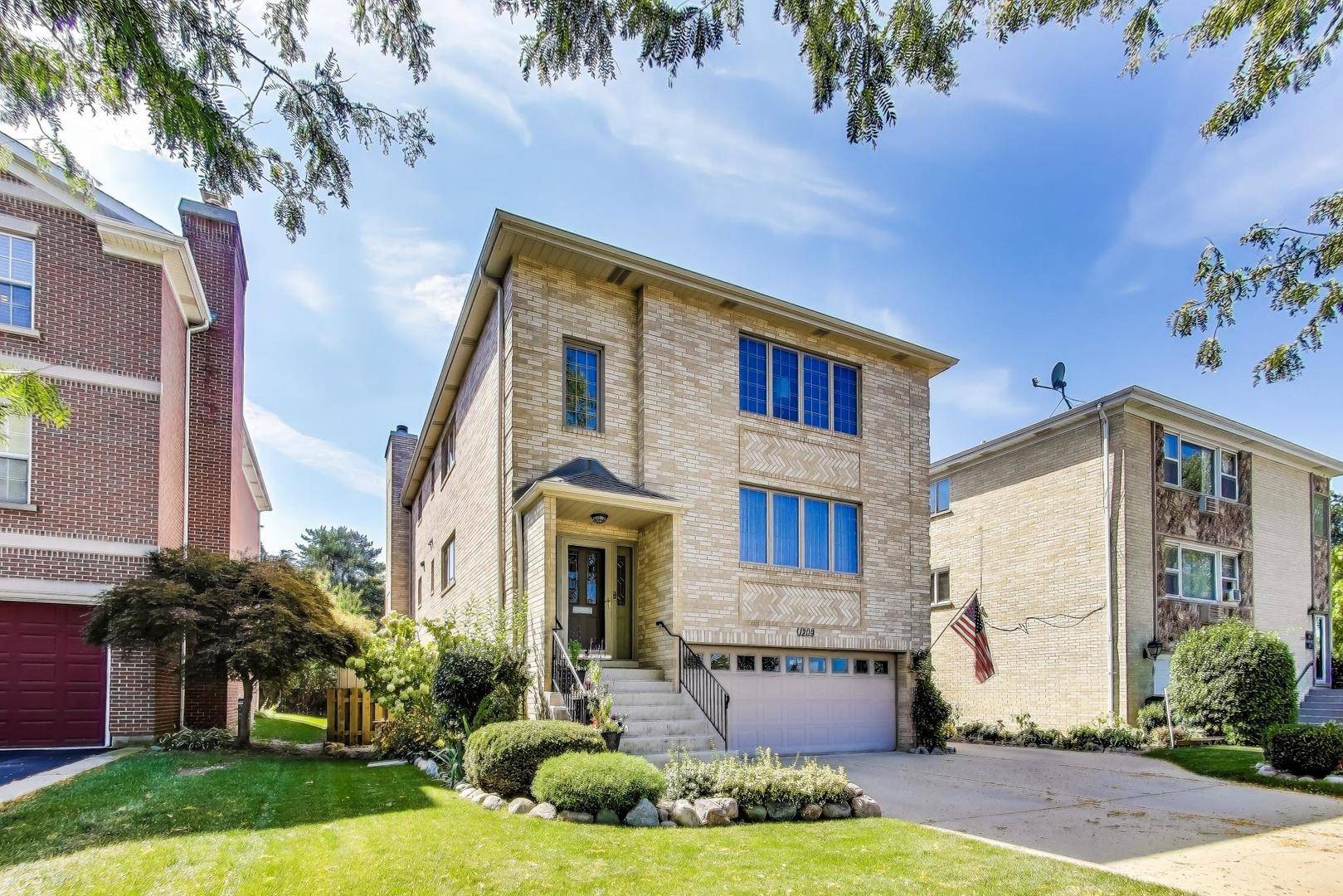 1209 E Davis ST E #3, Arlington Heights, IL 60005