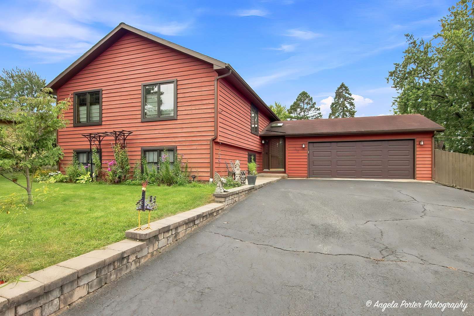 210 Maplewood DR, Antioch, IL 60002