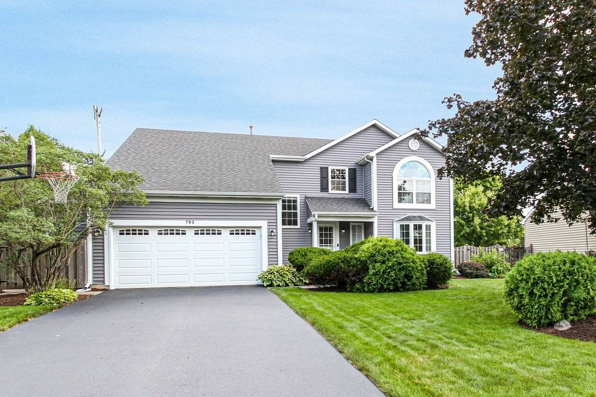 792 Brandt DR, Lake In The Hills, IL 60156
