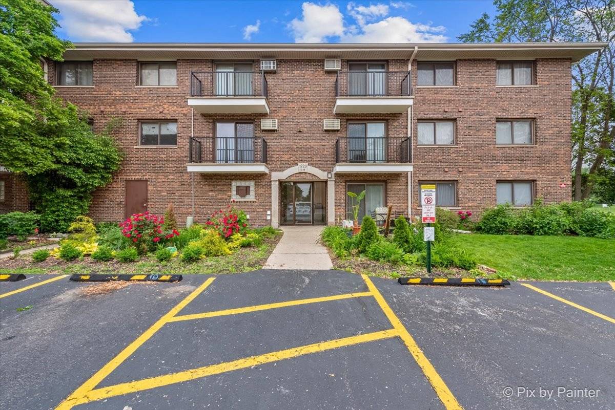 1220 S Lorraine RD #2H, Wheaton, IL 60189