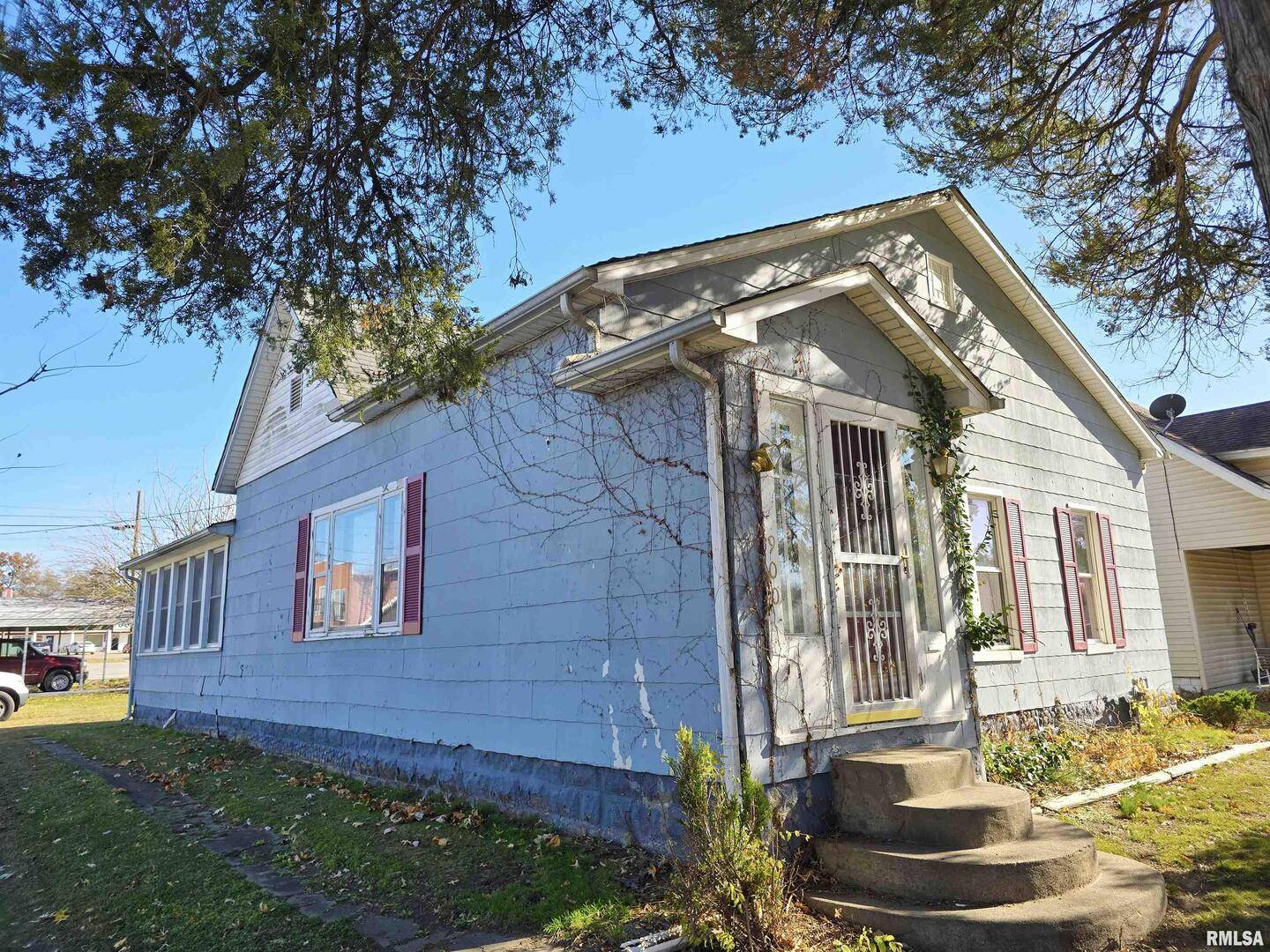900 S 16TH ST, Herrin, IL 62948