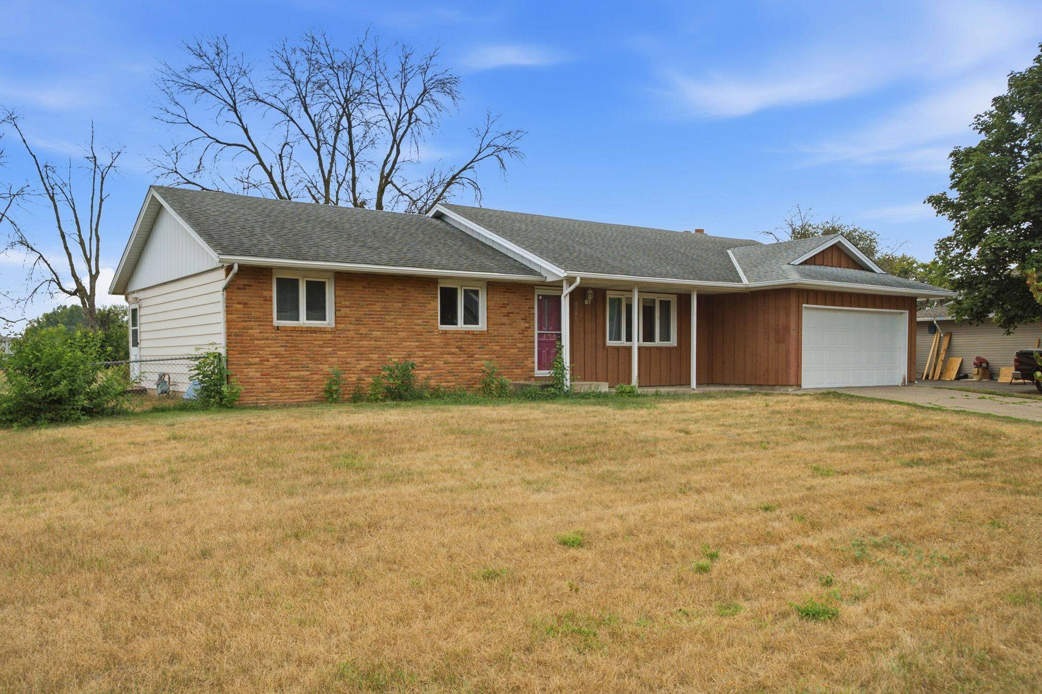 8386 Harkness RD S, Cottage Grove, MN 55016