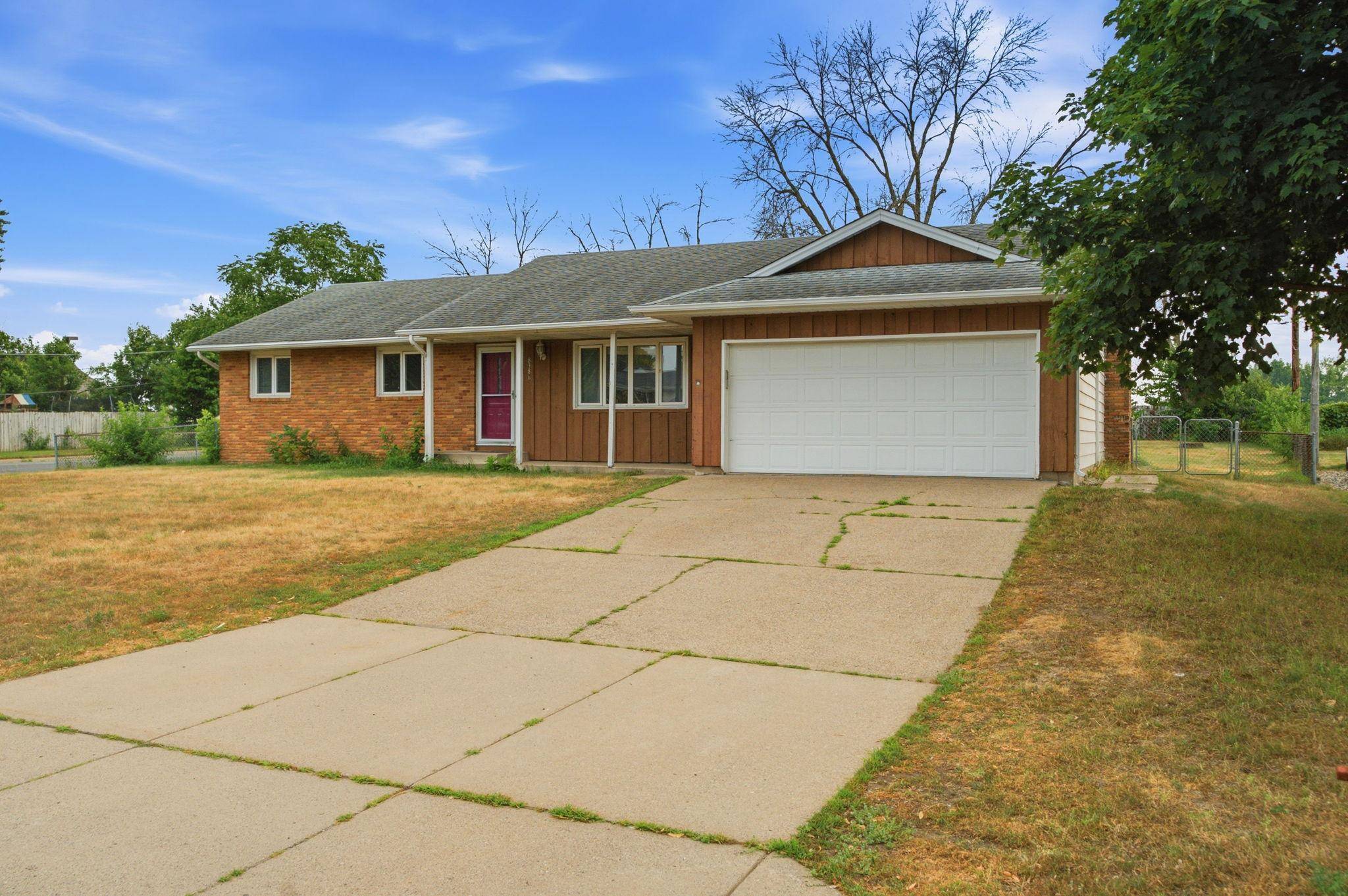 8386 Harkness RD S, Cottage Grove, MN 55016
