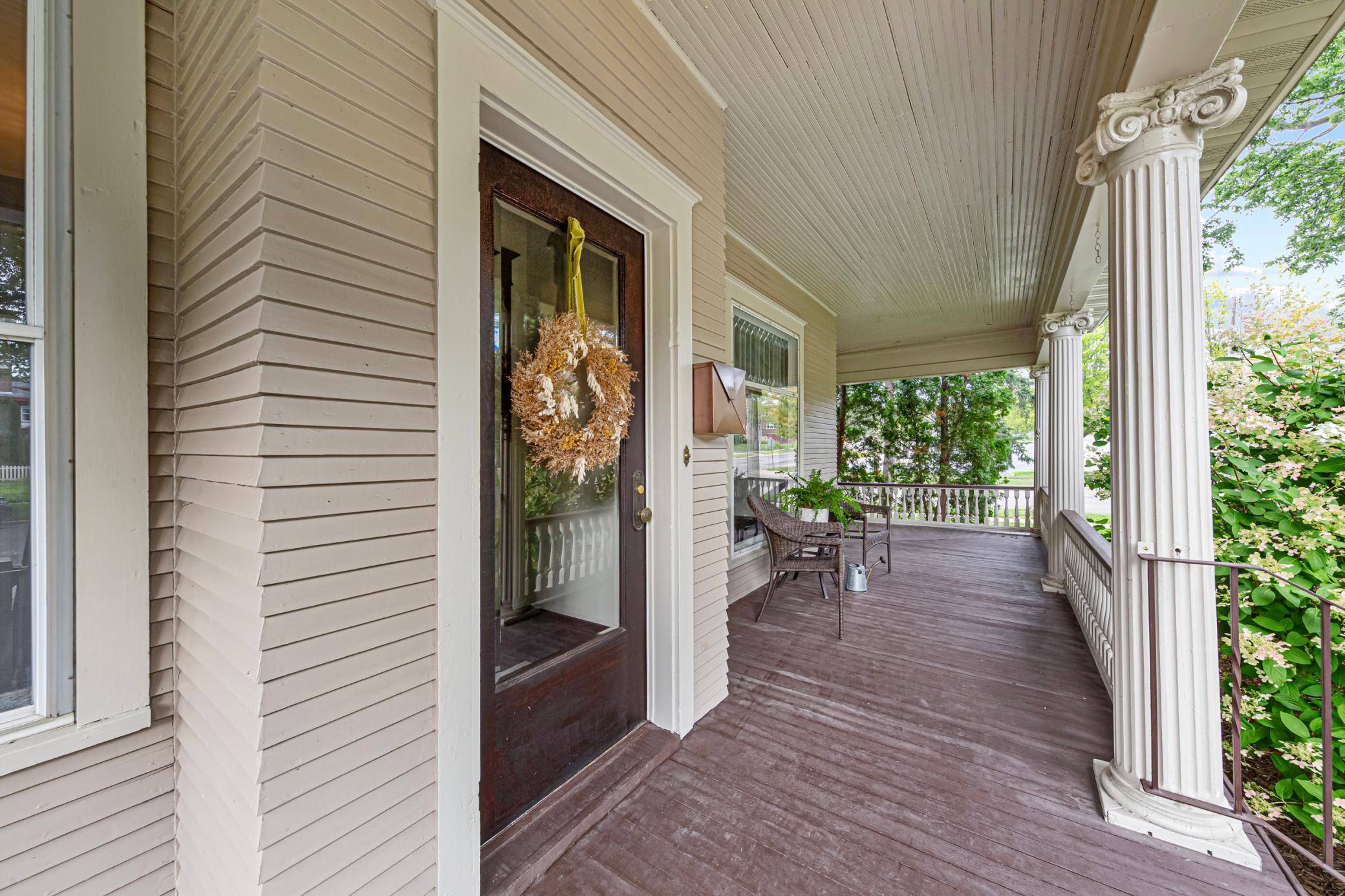 404 3rd ST NW, Faribault, MN 55021