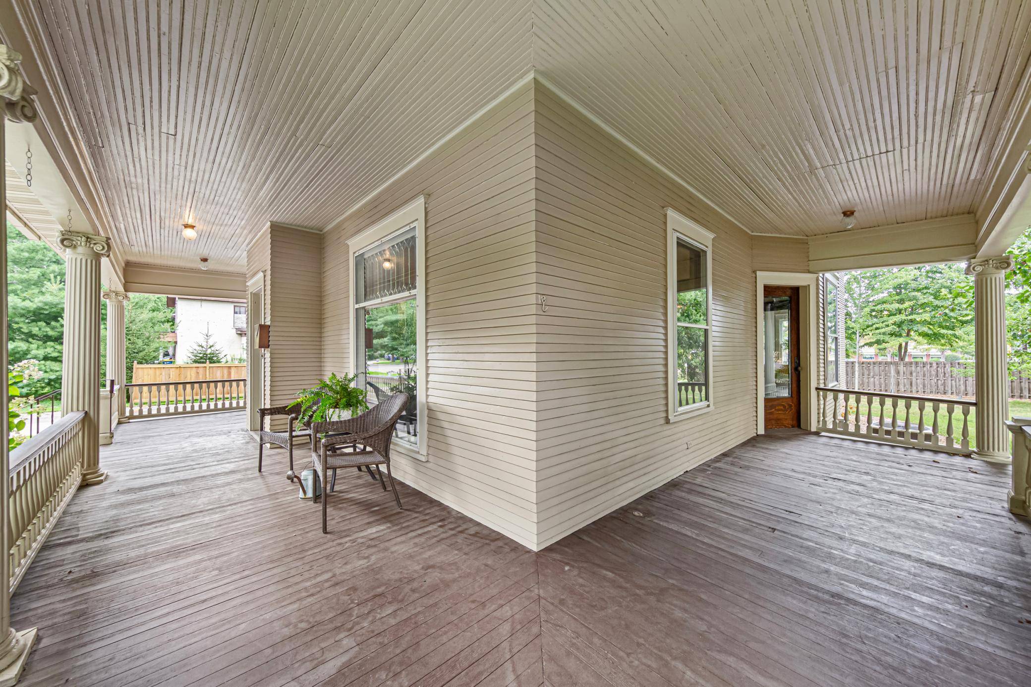 404 3rd ST NW, Faribault, MN 55021