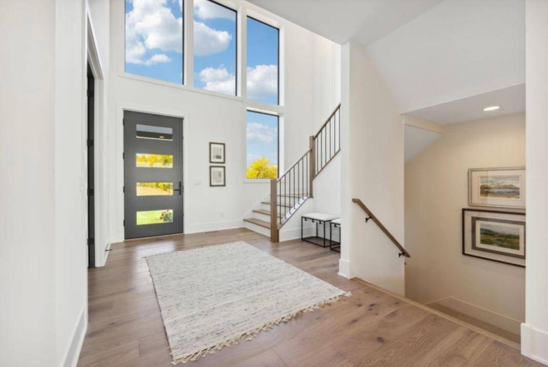 9201 Timberland TRL, Eden Prairie, MN 55347
