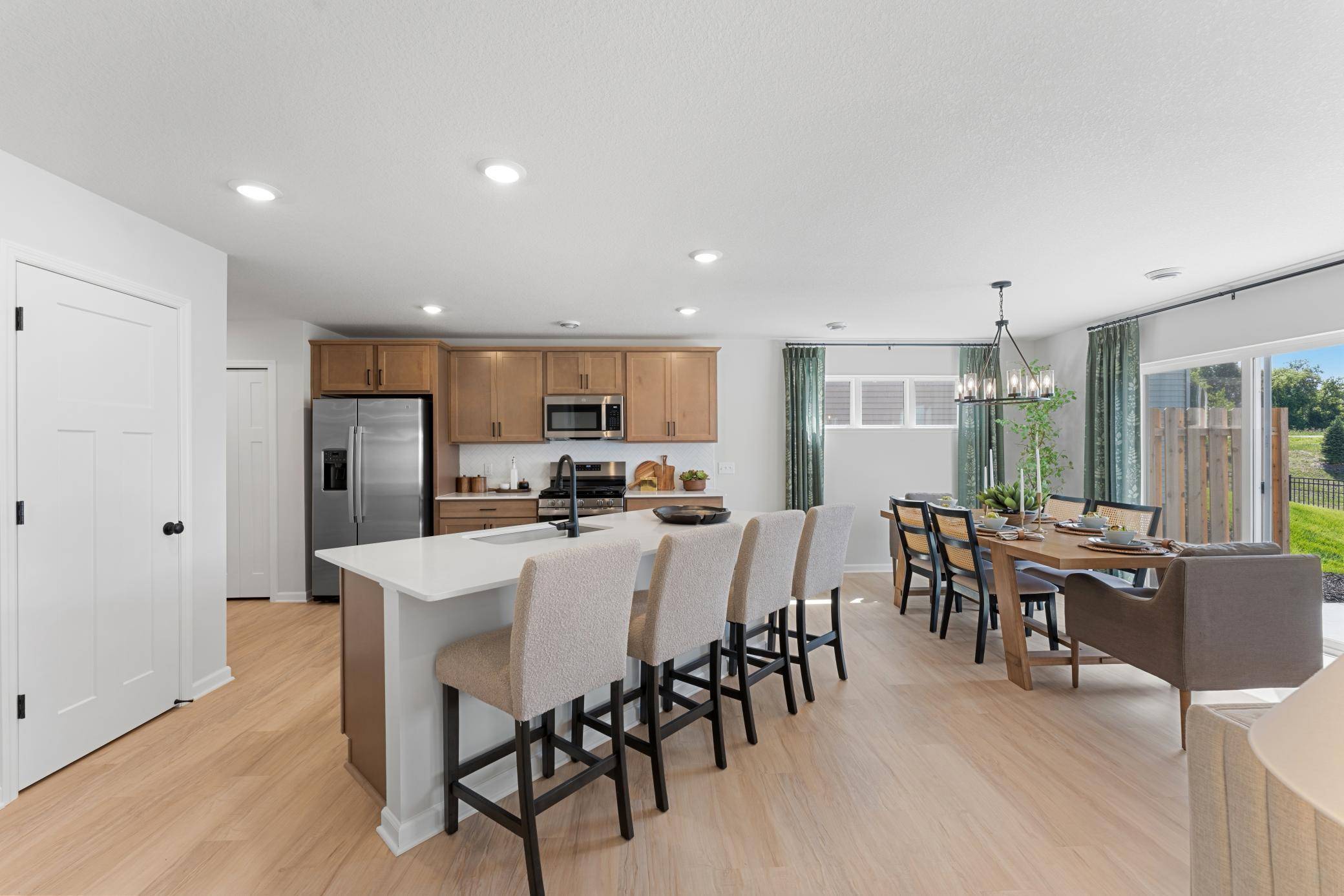 1094 Annagaire Curve, Rosemount, MN 55068