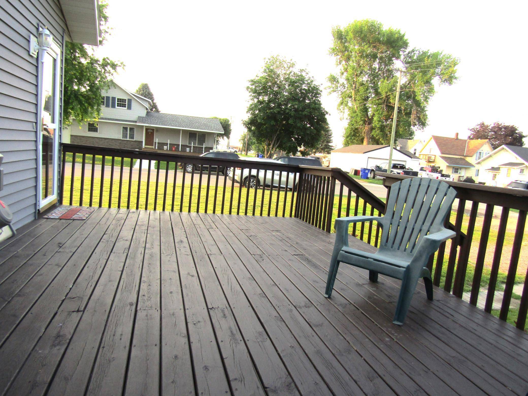 215 7th ST, Dawson, MN 56232