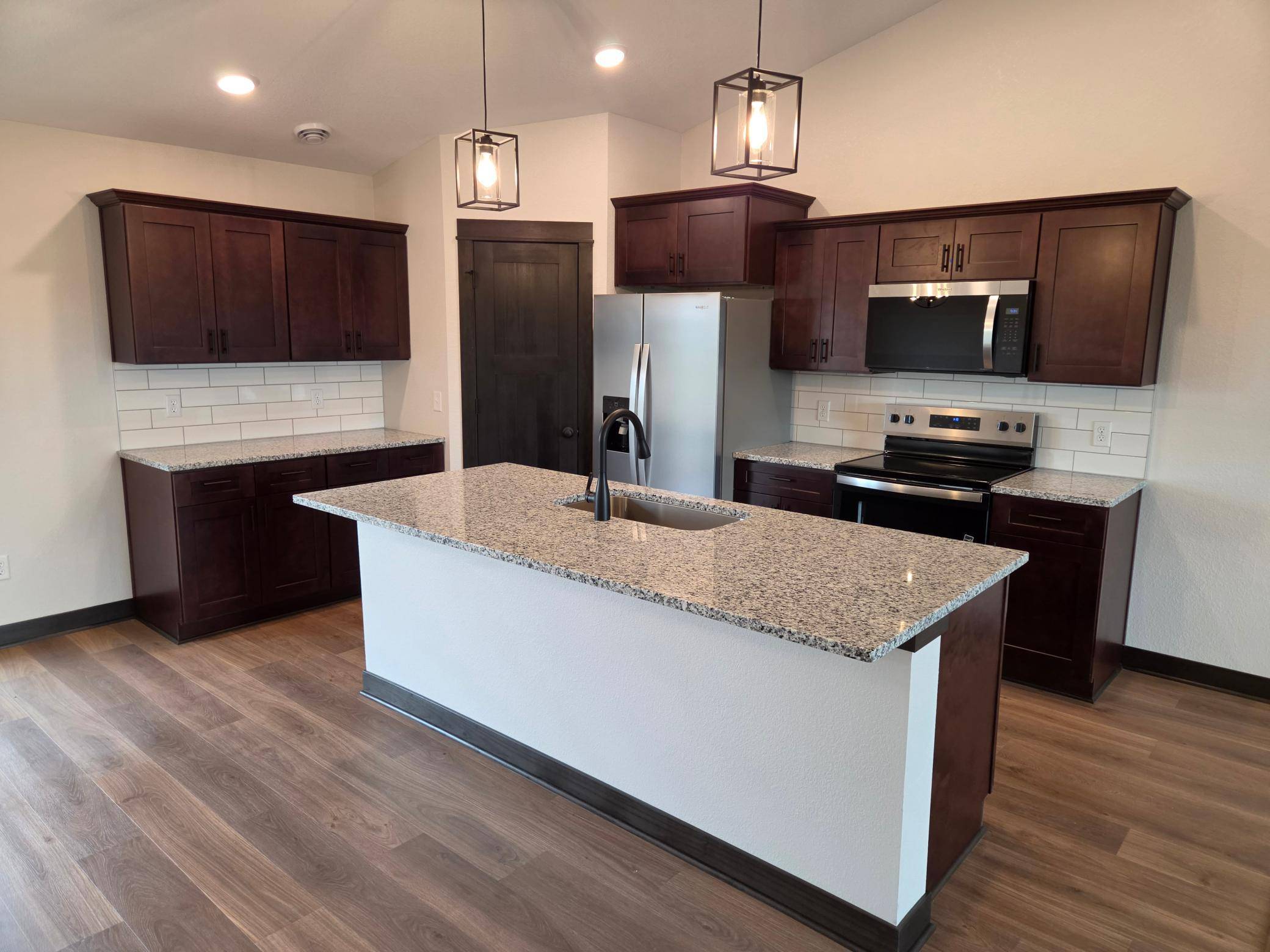 1088 Cullen ST, Saint Peter, MN 56082