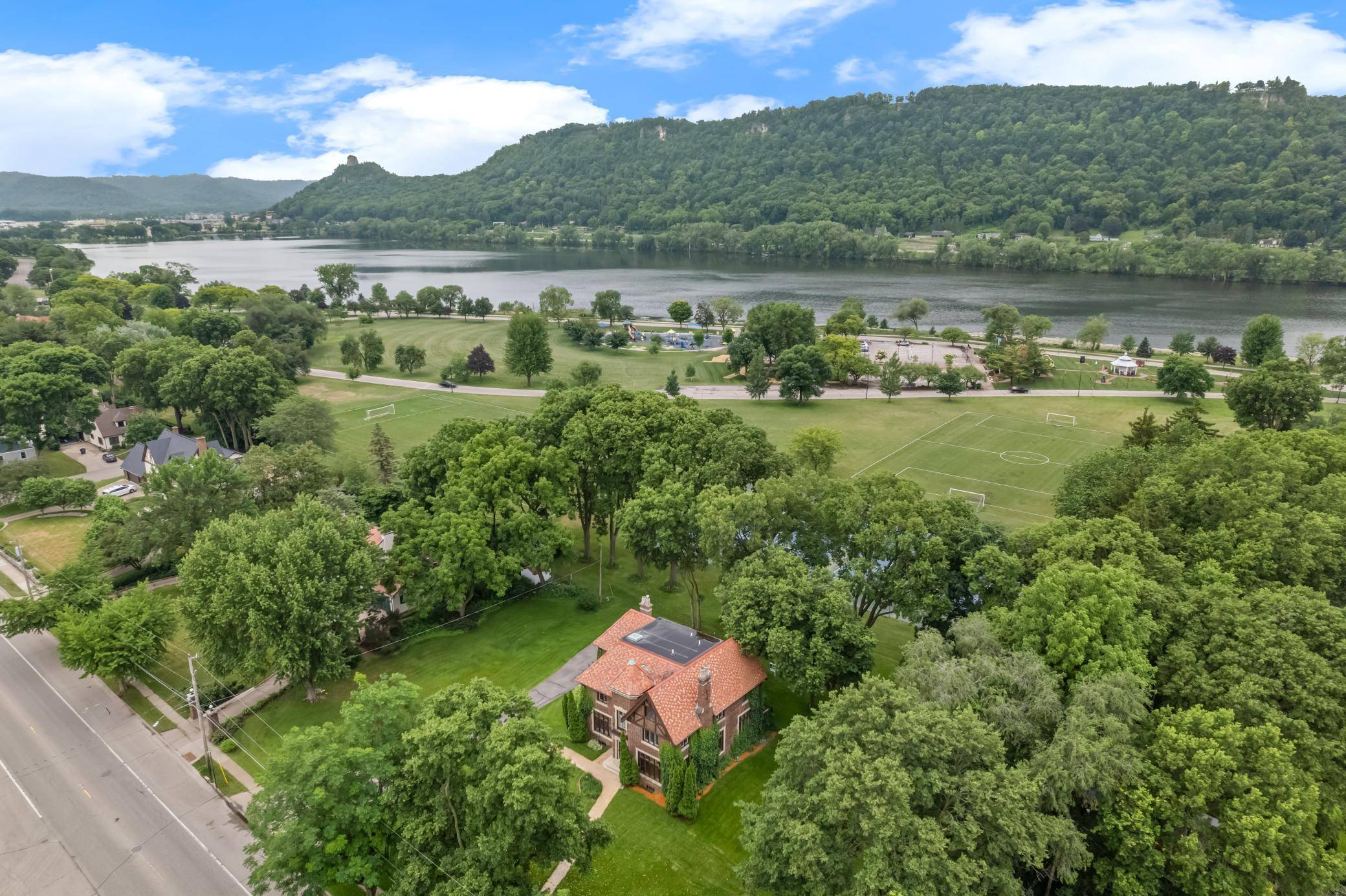51 W Sarnia ST, Winona, MN 55987