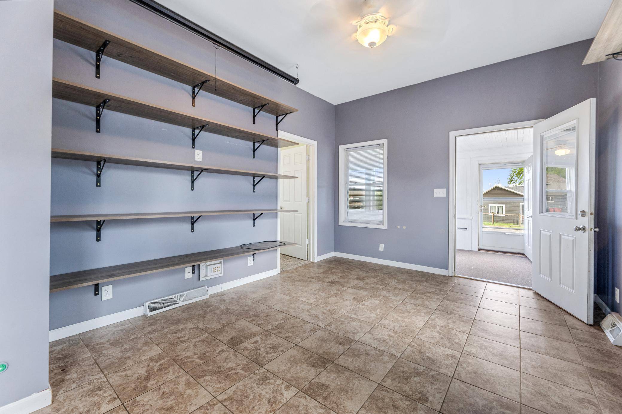 975 W 2nd ST, Winona, MN 55987