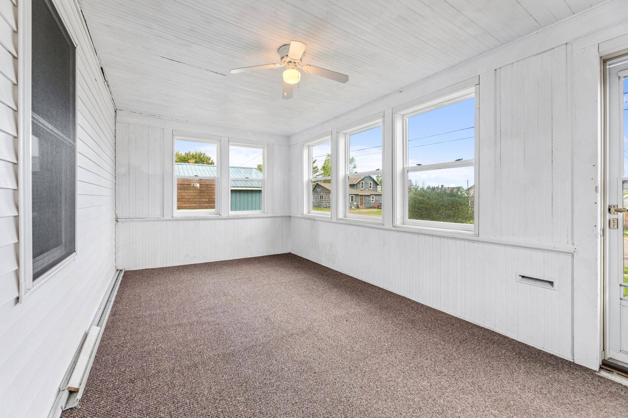 975 W 2nd ST, Winona, MN 55987