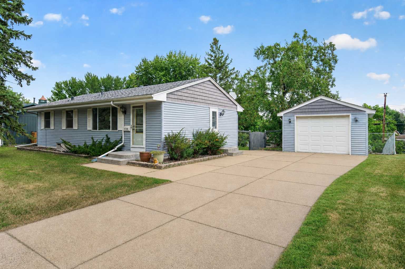 3756 Gettysburg AVE N, Minneapolis, MN 55427