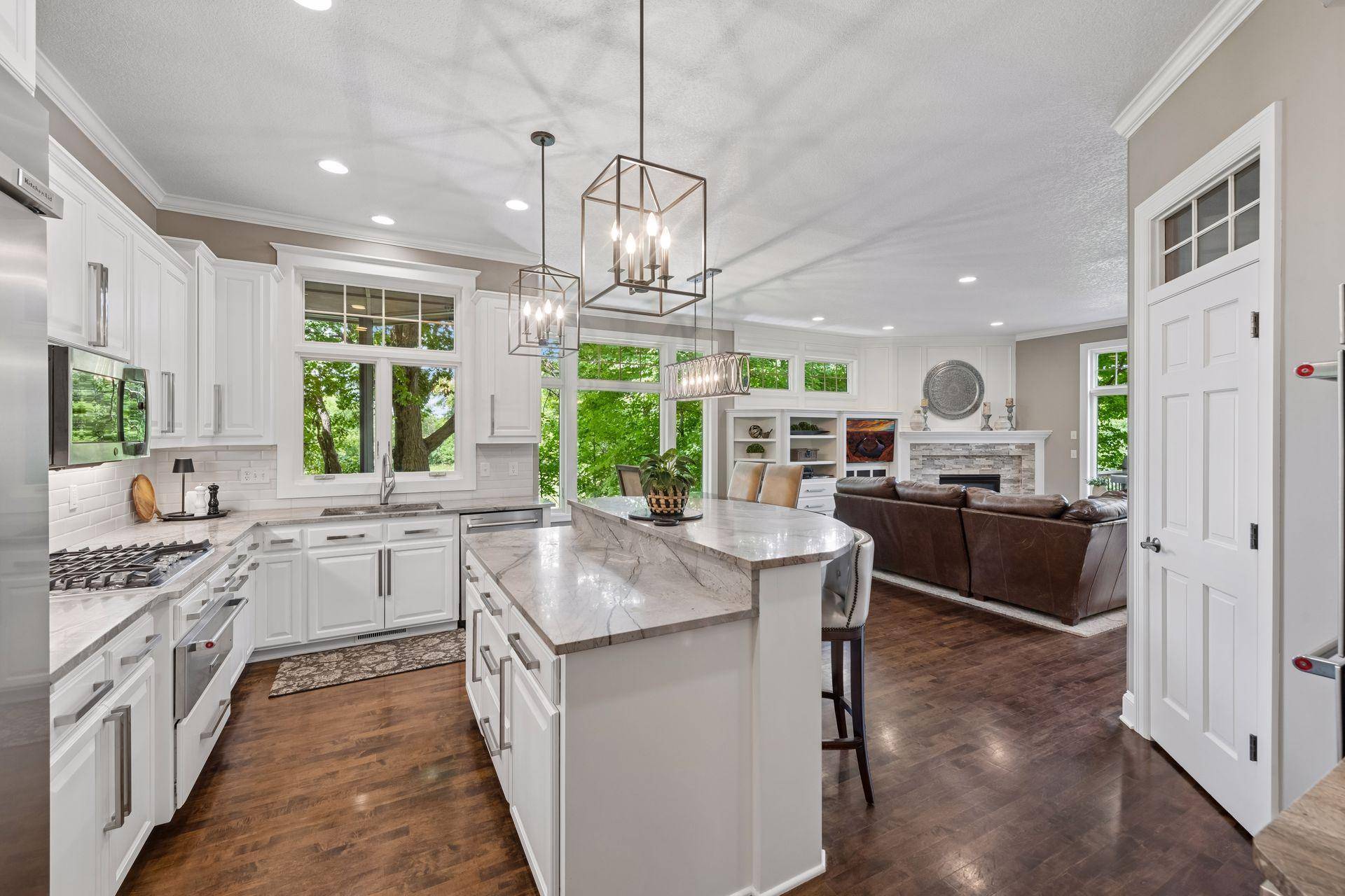18000 Turtle Point, Eden Prairie, MN 55347